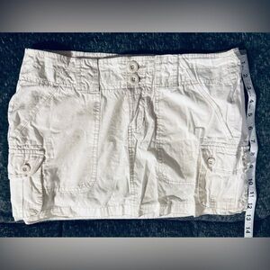 White Aeropostale Cargo Mini Skirt Size 3/4 Y2K